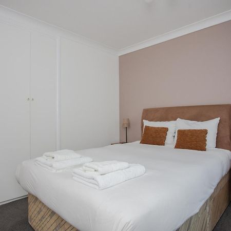 1 Bedroom Apartment On The Riverbank Near St Paul'S ลอนดอน ภายนอก รูปภาพ